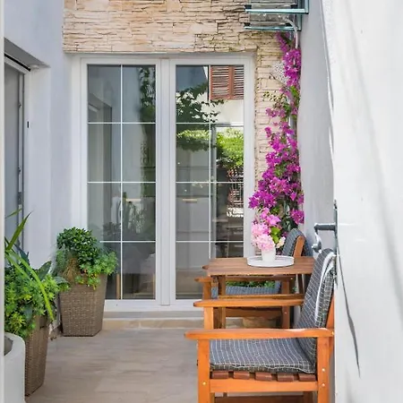 Nautica Apartment
